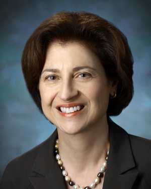 headshot of Suzanne Topalian